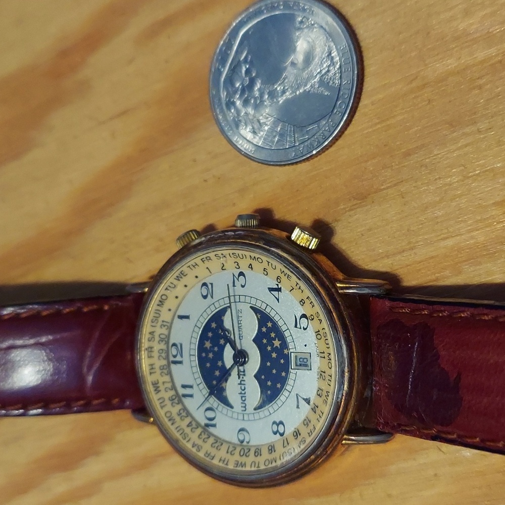 Dope vintage celestial wrist watch with gorg burgundy leather band